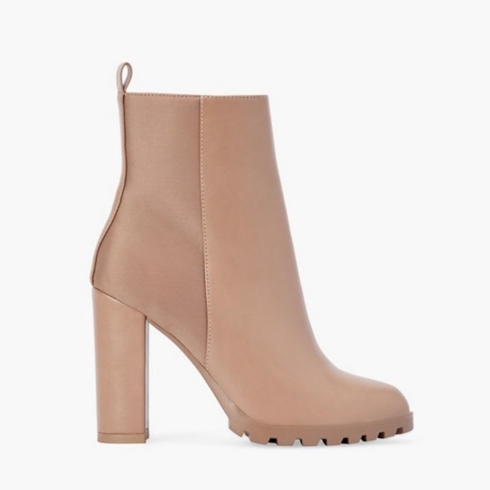 WORN BRIEFLY ONCE JustFab Serena Block Heel Bootie in Taupe